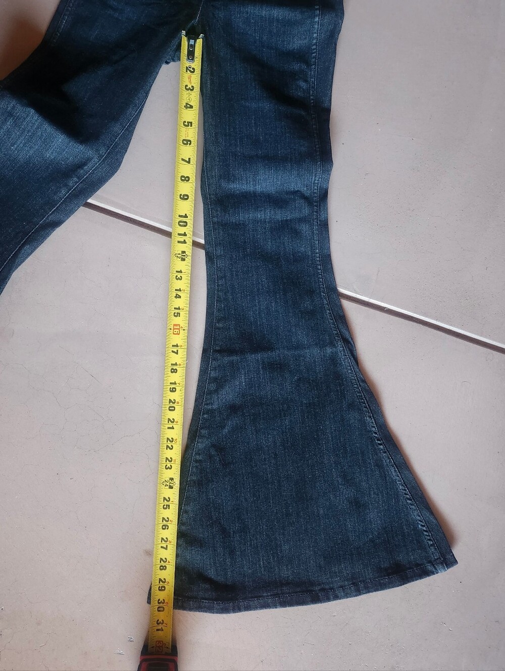 Lainey Wilson Wrangler Pull On Black Denim Bell Bottoms Flares 25x32 Jeans - Picture 7 of 10